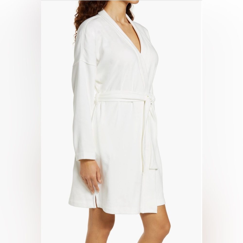 Women's White Robe - Picture 4 of 5